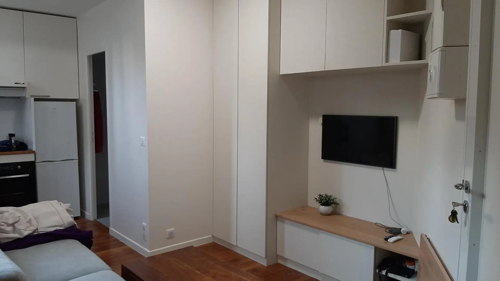 Tres Beau Studio Paris 15, Proche Des Commerces Et De La Tour Eiffel